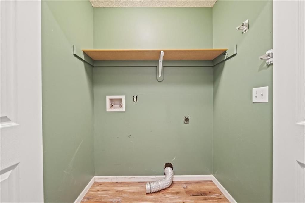 245 NE Chateau Drive — photo 16