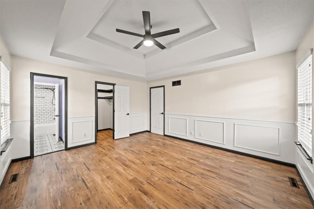 245 NE Chateau Drive — photo 10