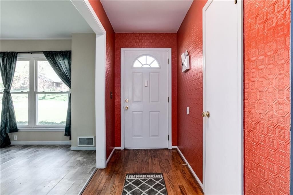 10012 W 68th Street — photo 13