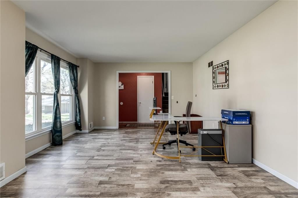 10012 W 68th Street — photo 6