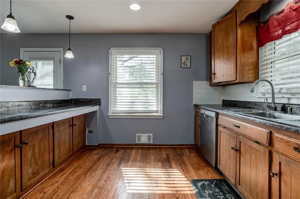 10012 W 68th Street — photo 7