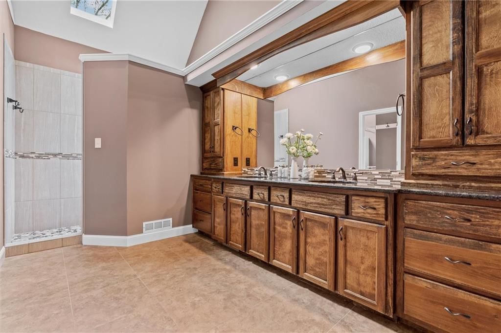 216 Shawna Drive — photo 30