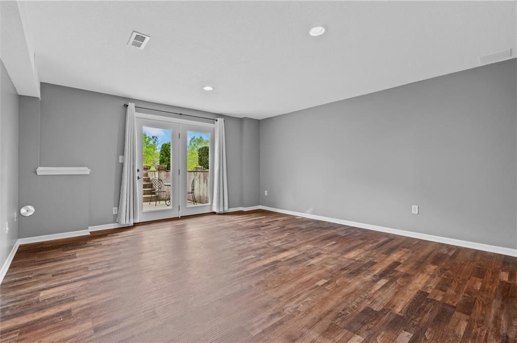 216 Shawna Drive — photo 46