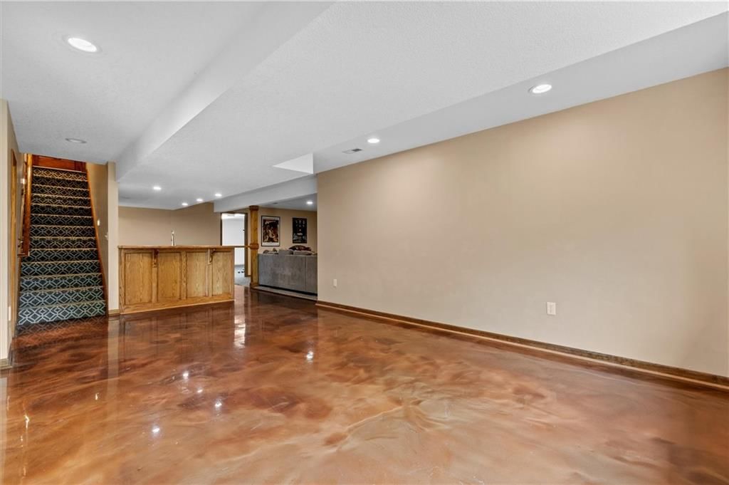 216 Shawna Drive — photo 49