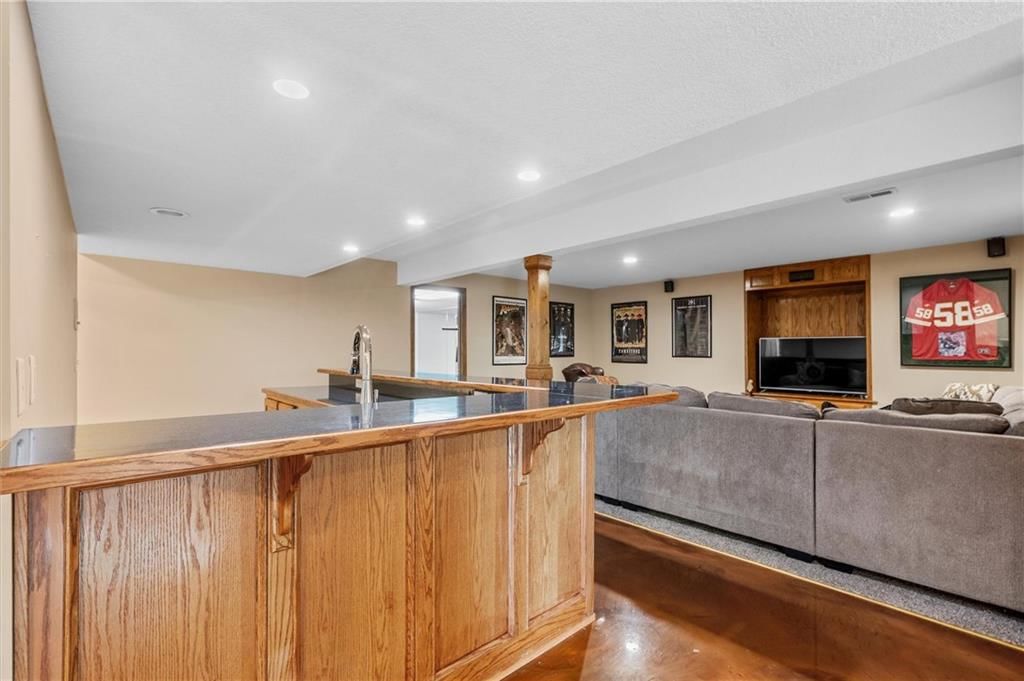 216 Shawna Drive — photo 50