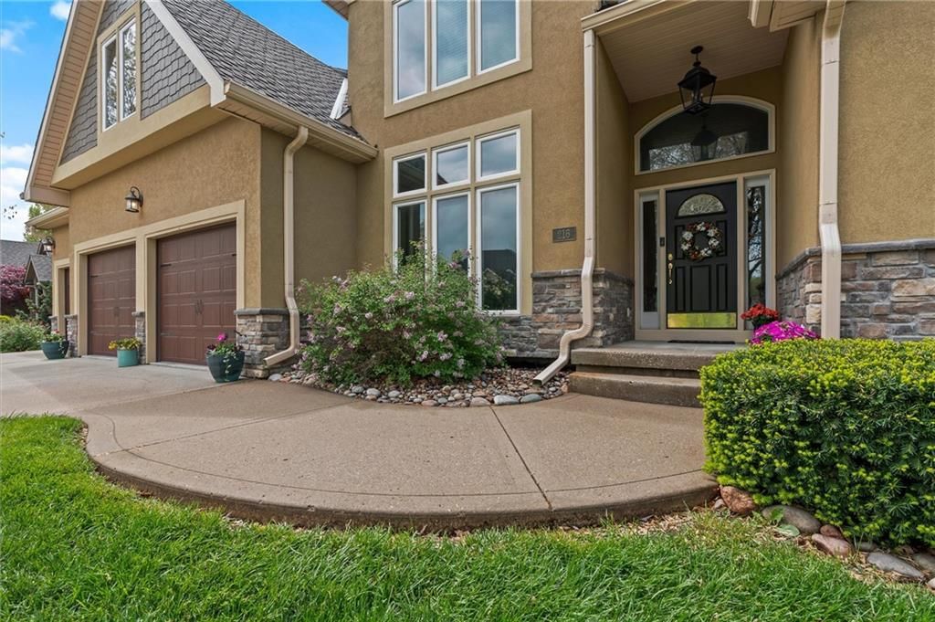 216 Shawna Drive — photo 9