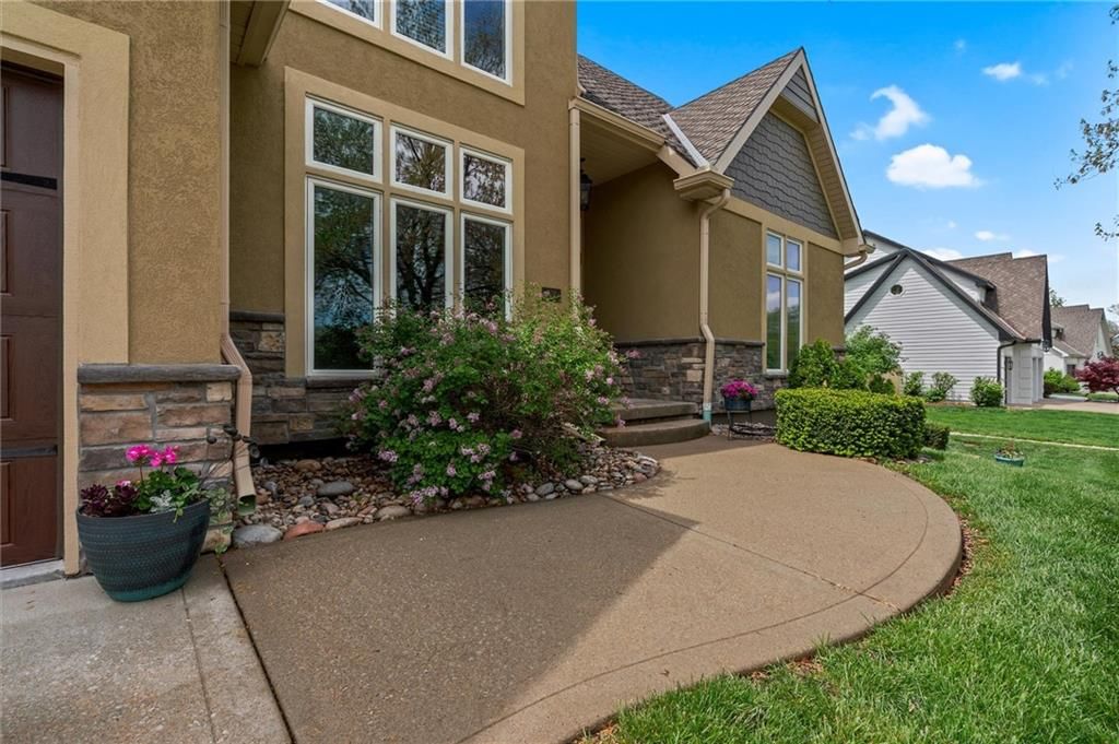 216 Shawna Drive — photo 10