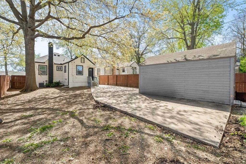 7228 Wabash Avenue — photo 17