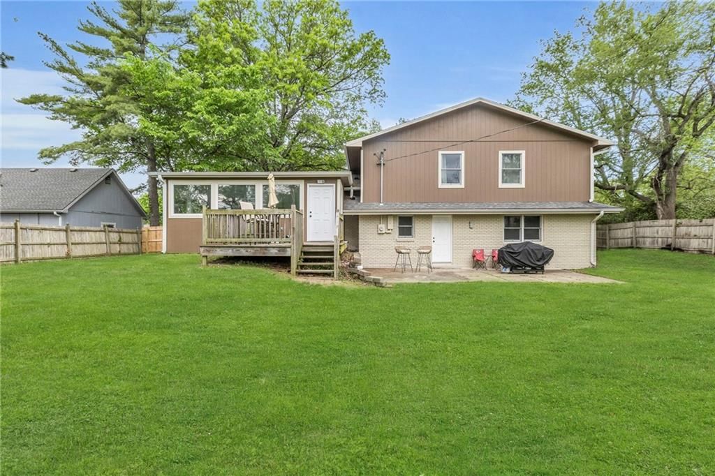 11719 Troost Avenue — photo 43