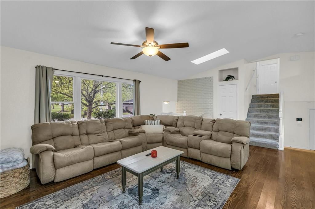 11719 Troost Avenue — photo 10