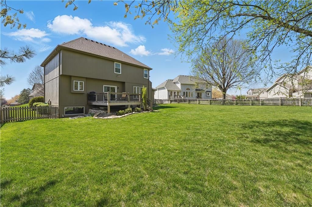1178 Huntington Drive — photo 11