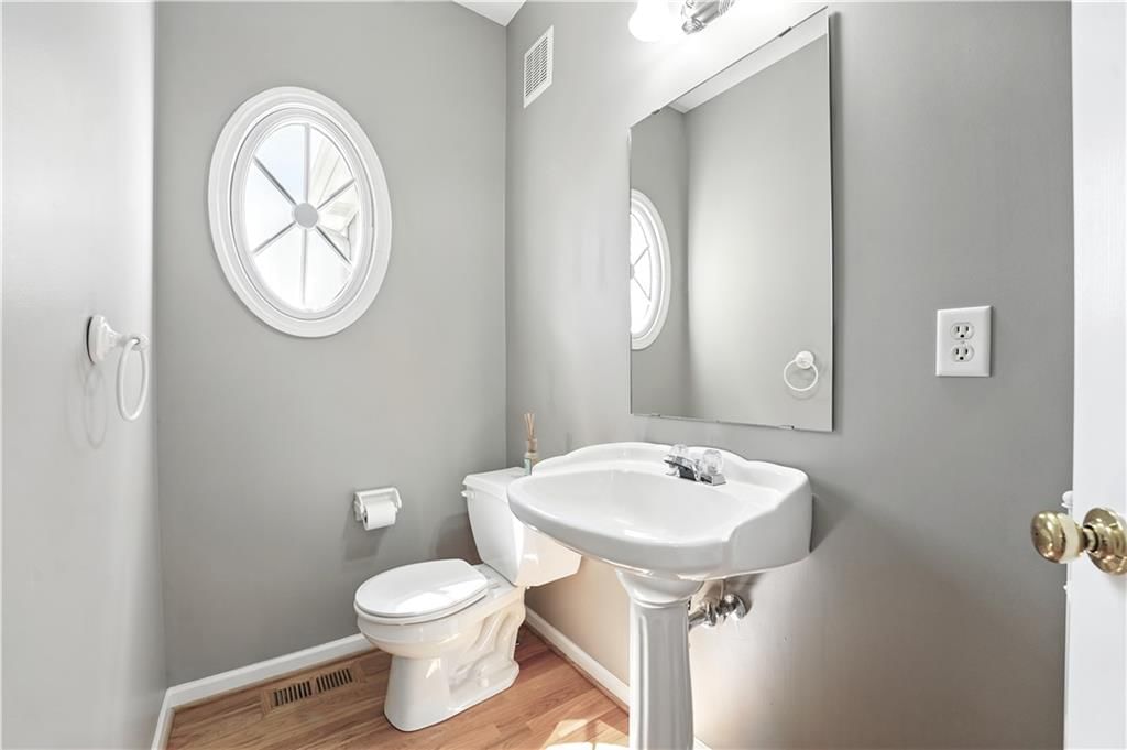 1178 Huntington Drive — photo 27