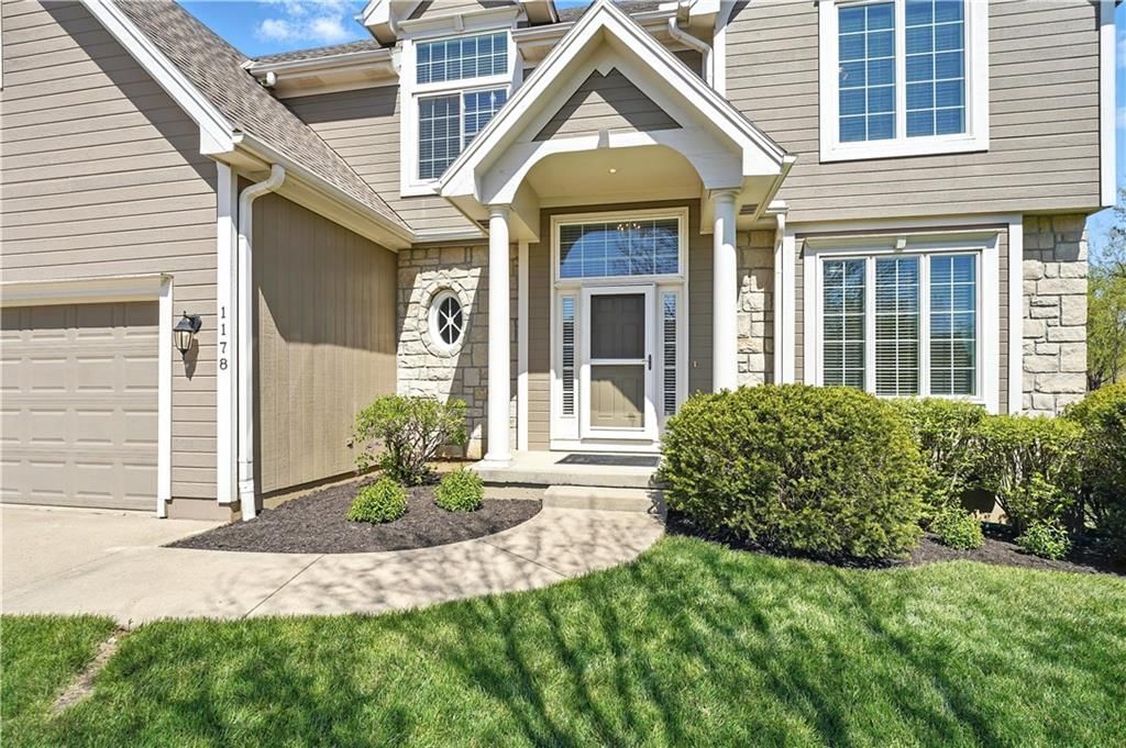 1178 Huntington Drive — photo 6