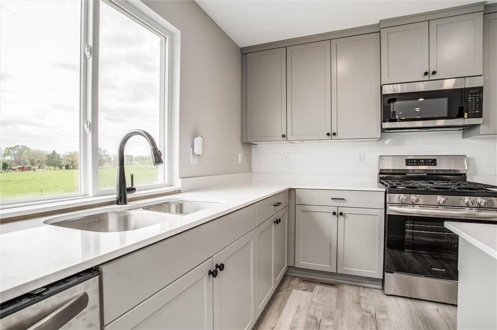 2129 SW Rutherford Drive — photo 16