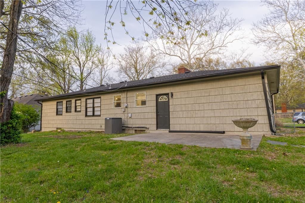 8208 Hardy Avenue — photo 31