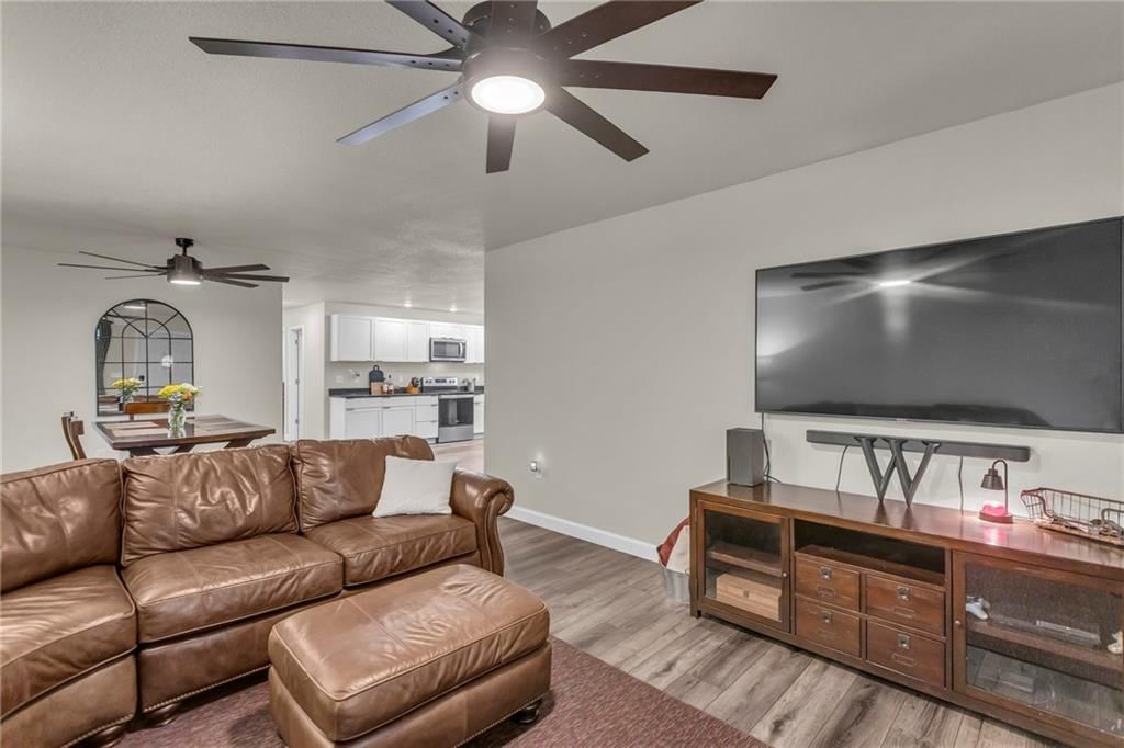 809 S Willow Street — photo 7