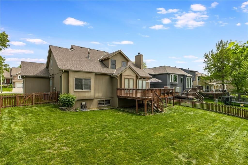 Photo 6 of 38 - 7428 N SMALLEY Avenue
