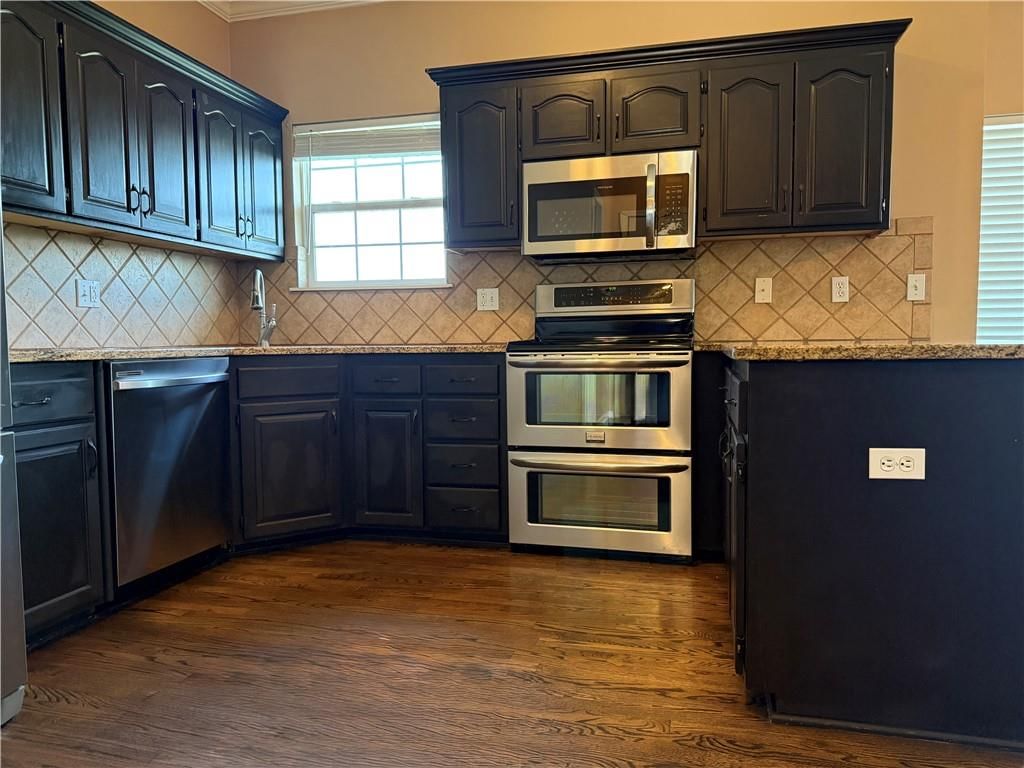 880 E Cheyenne Street — photo 11