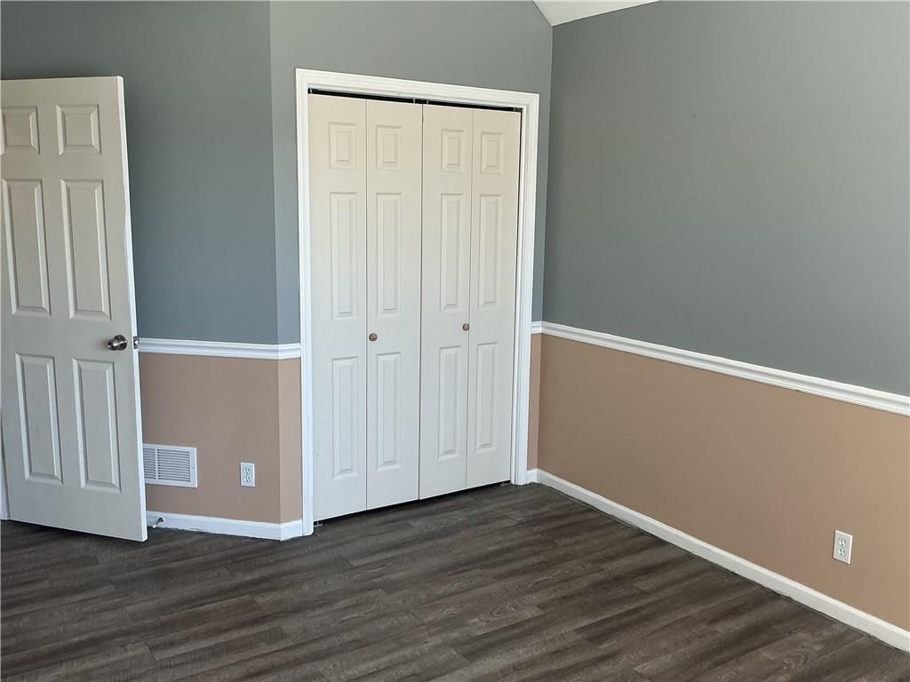 880 E Cheyenne Street — photo 27