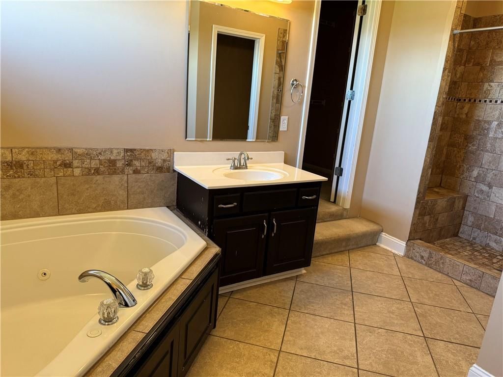 880 E Cheyenne Street — photo 30
