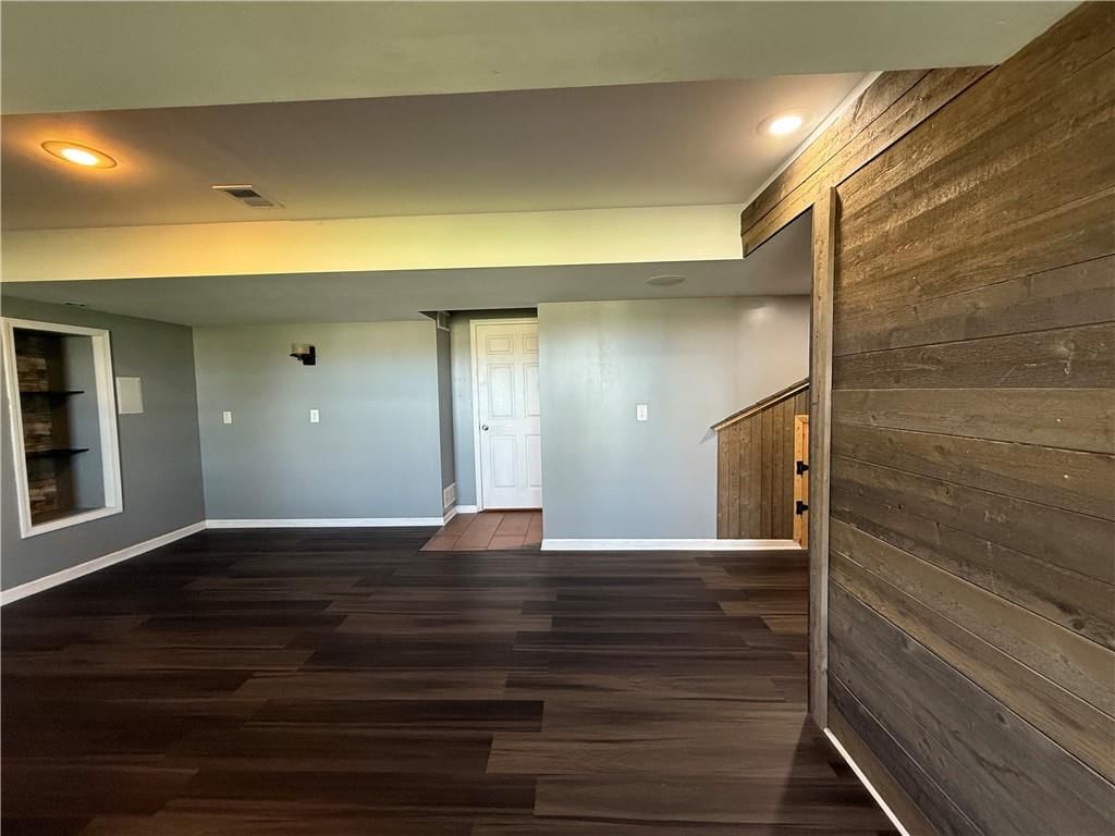880 E Cheyenne Street — photo 42