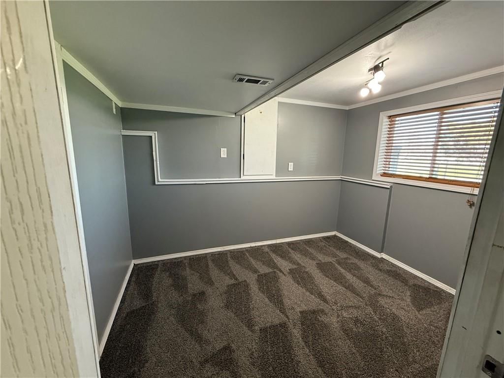 880 E Cheyenne Street — photo 43