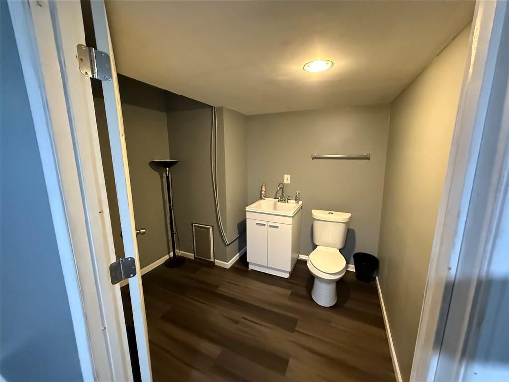 880 E Cheyenne Street — photo 44