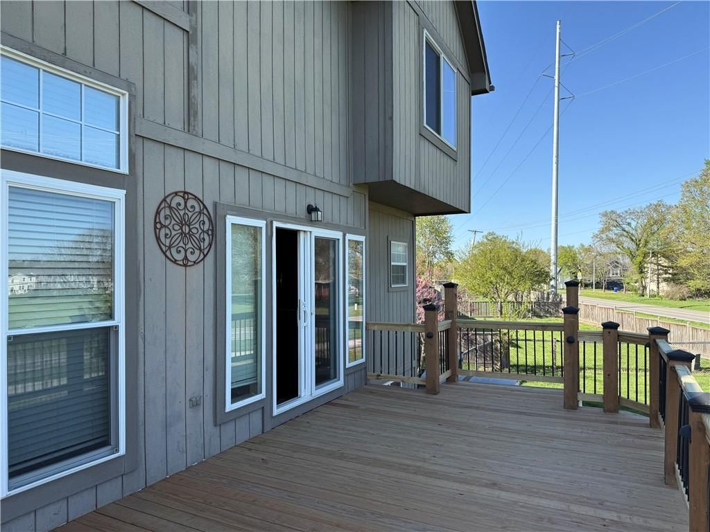 880 E Cheyenne Street — photo 47