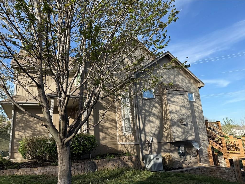 880 E Cheyenne Street — photo 56
