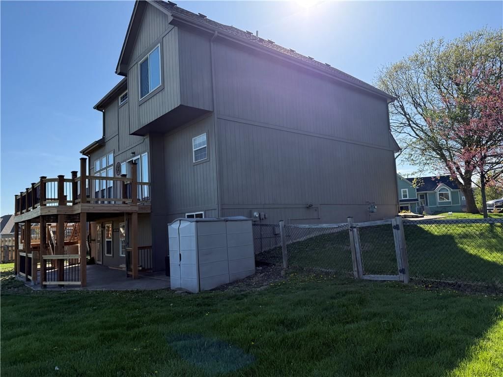 880 E Cheyenne Street — photo 57