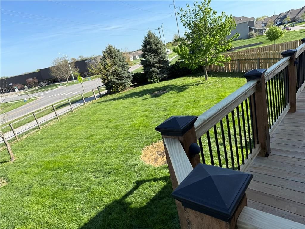 880 E Cheyenne Street — photo 59