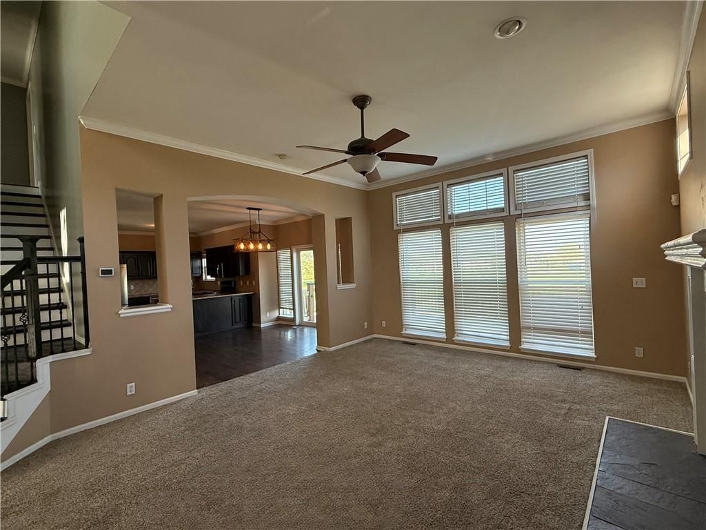 880 E Cheyenne Street — photo 7