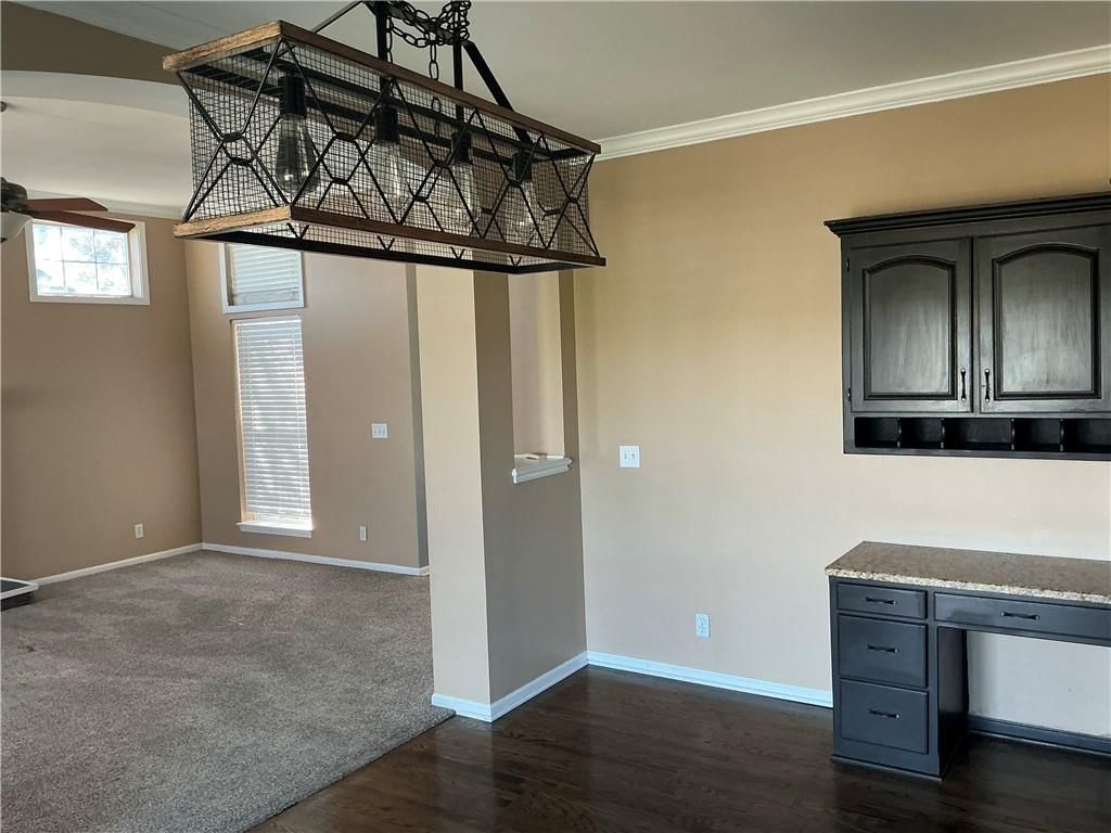 880 E Cheyenne Street — photo 8