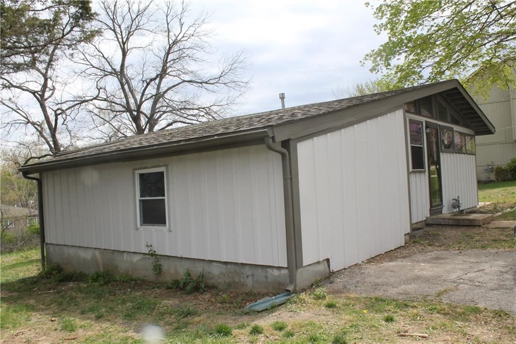 5605 CRESCENT Avenue — photo 3