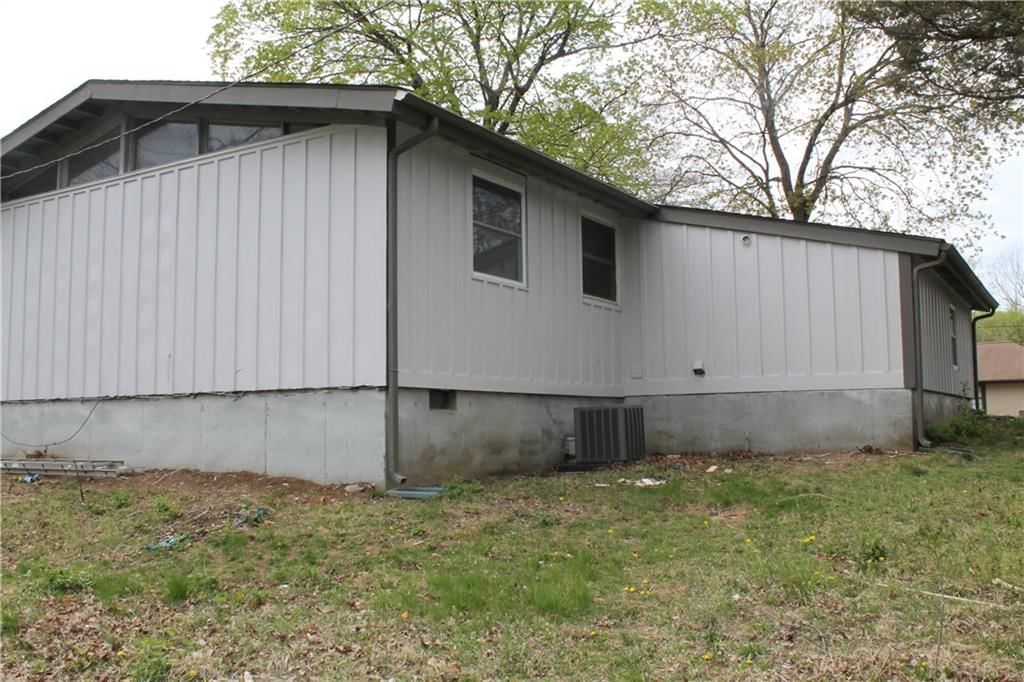 5605 CRESCENT Avenue — photo 4