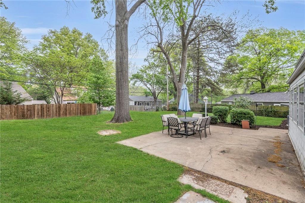5908 W 76th Terrace — photo 33