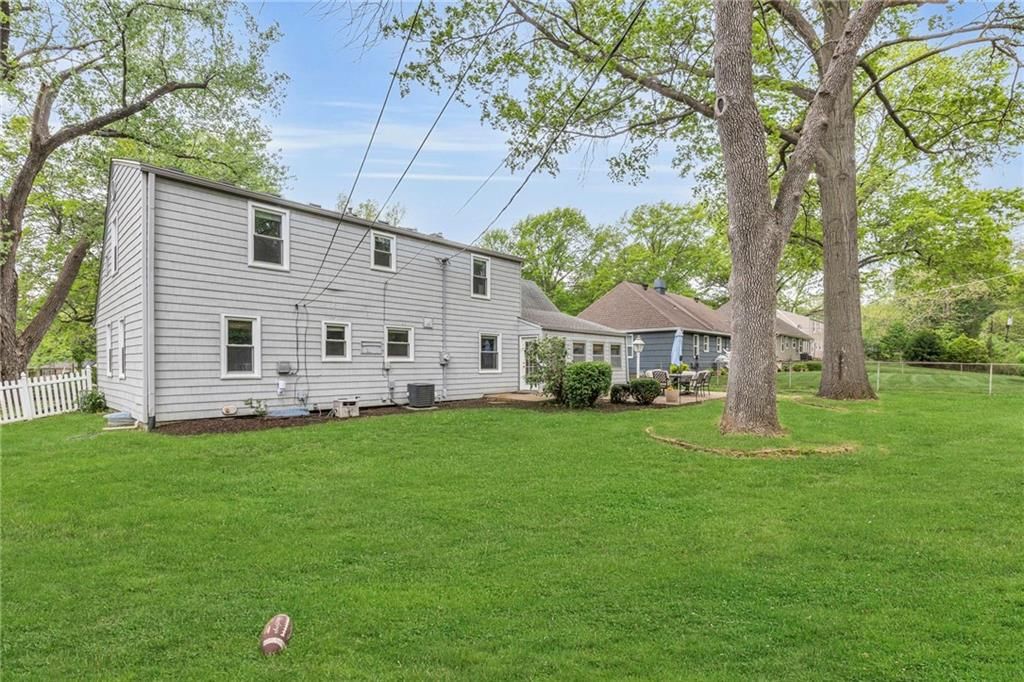 5908 W 76th Terrace — photo 36