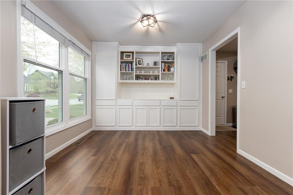 7301 N SMALLEY Avenue — photo 13