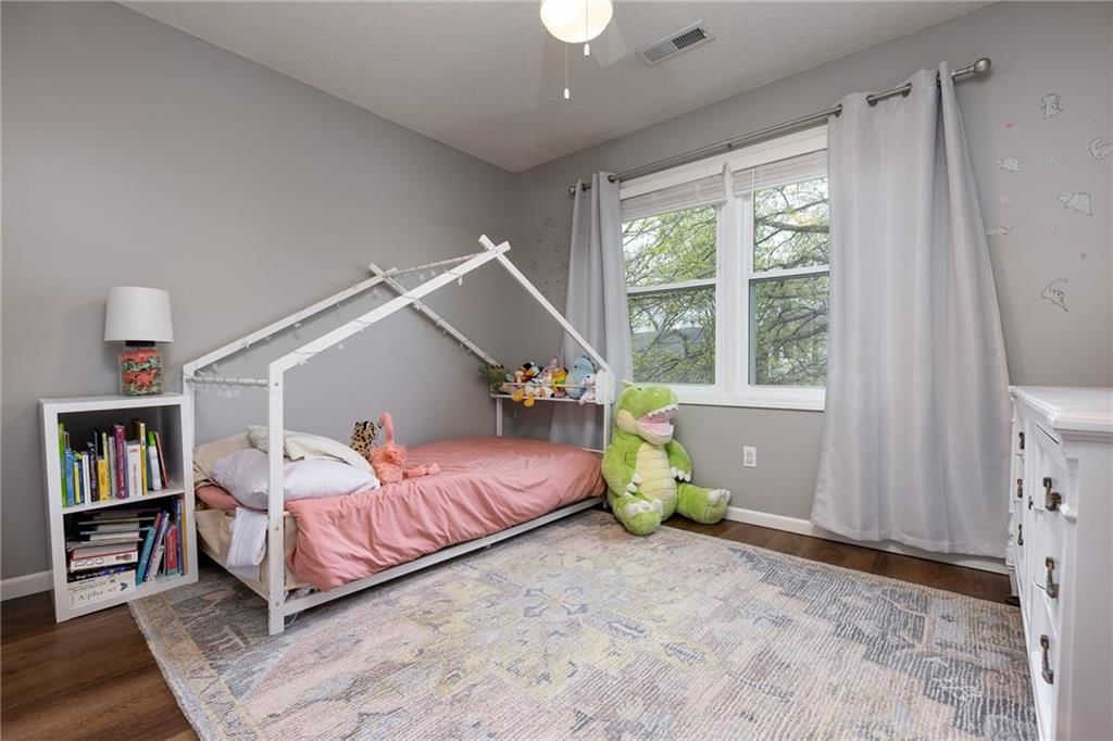7301 N SMALLEY Avenue — photo 23