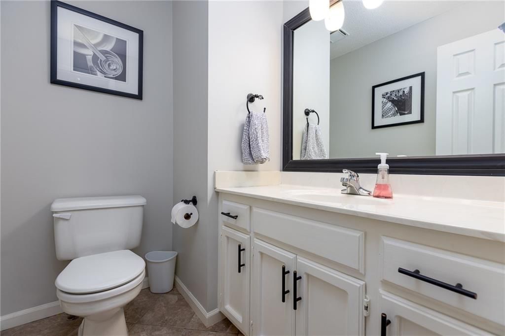 7301 N SMALLEY Avenue — photo 25