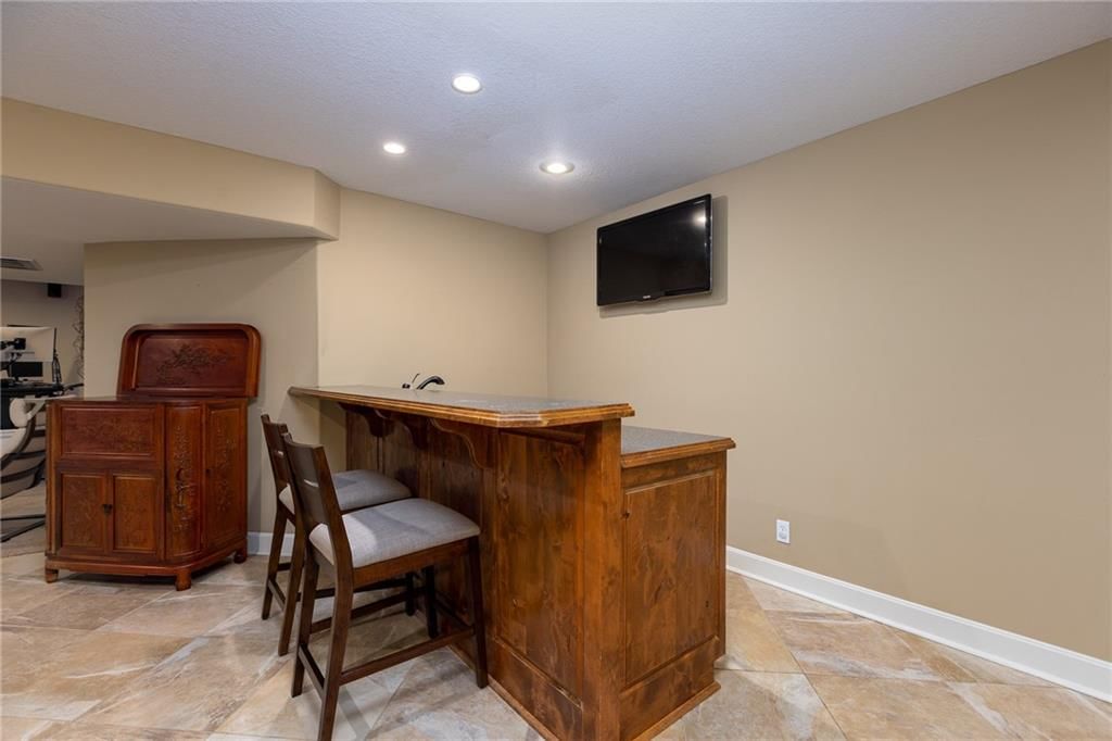 7301 N SMALLEY Avenue — photo 30