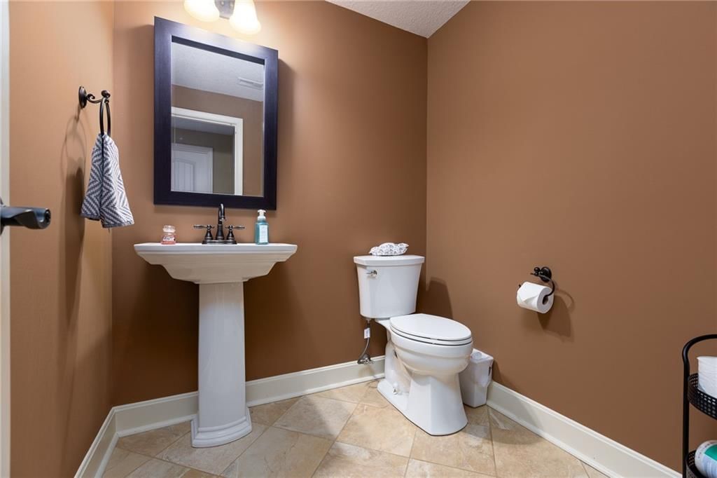 7301 N SMALLEY Avenue — photo 33