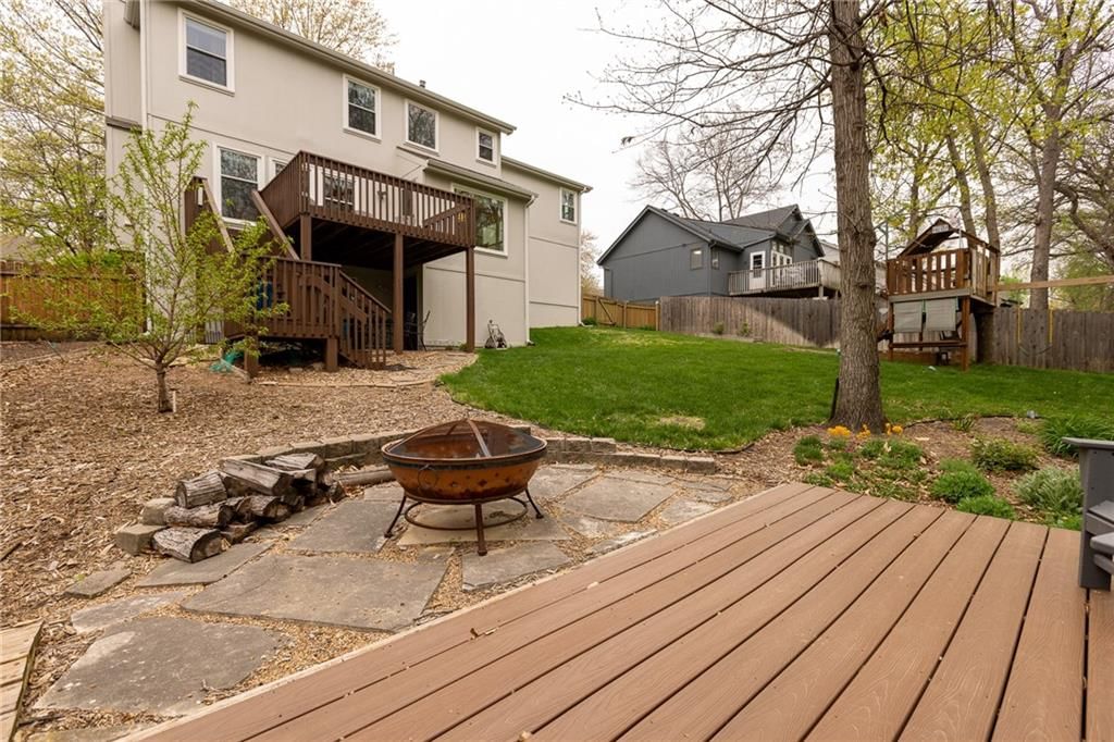 7301 N SMALLEY Avenue — photo 38