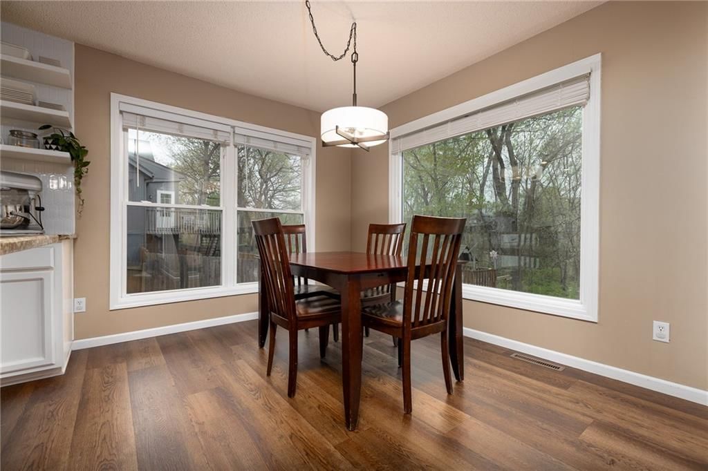 7301 N SMALLEY Avenue — photo 10
