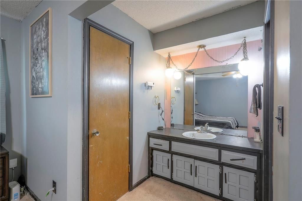 1013 SW Brave Circle — photo 20