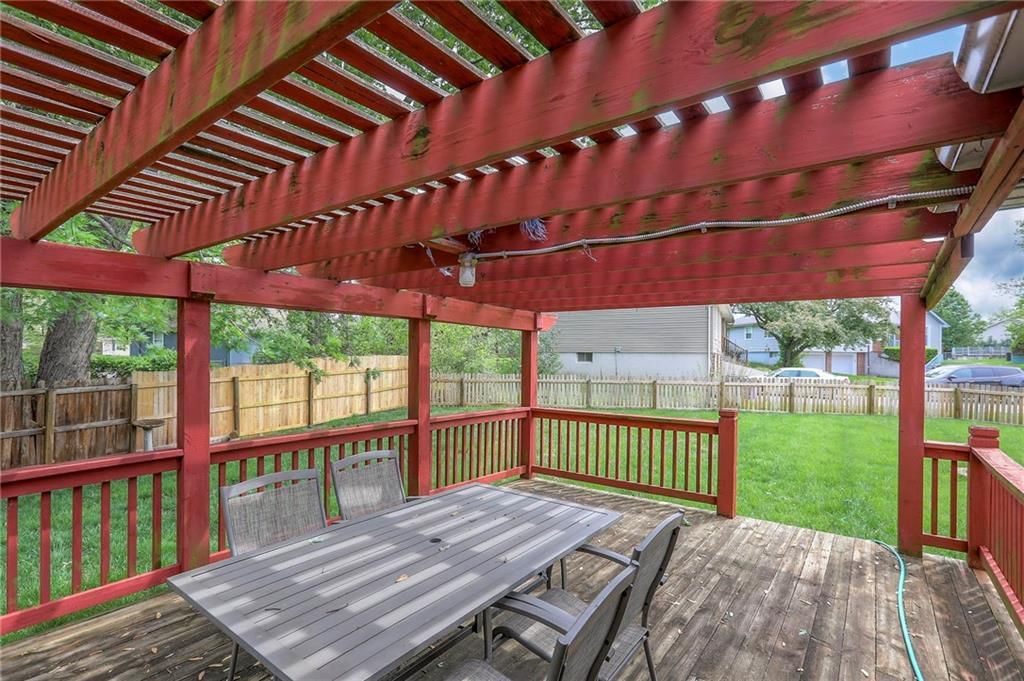 1013 SW Brave Circle — photo 33
