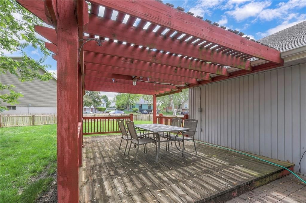 1013 SW Brave Circle — photo 34