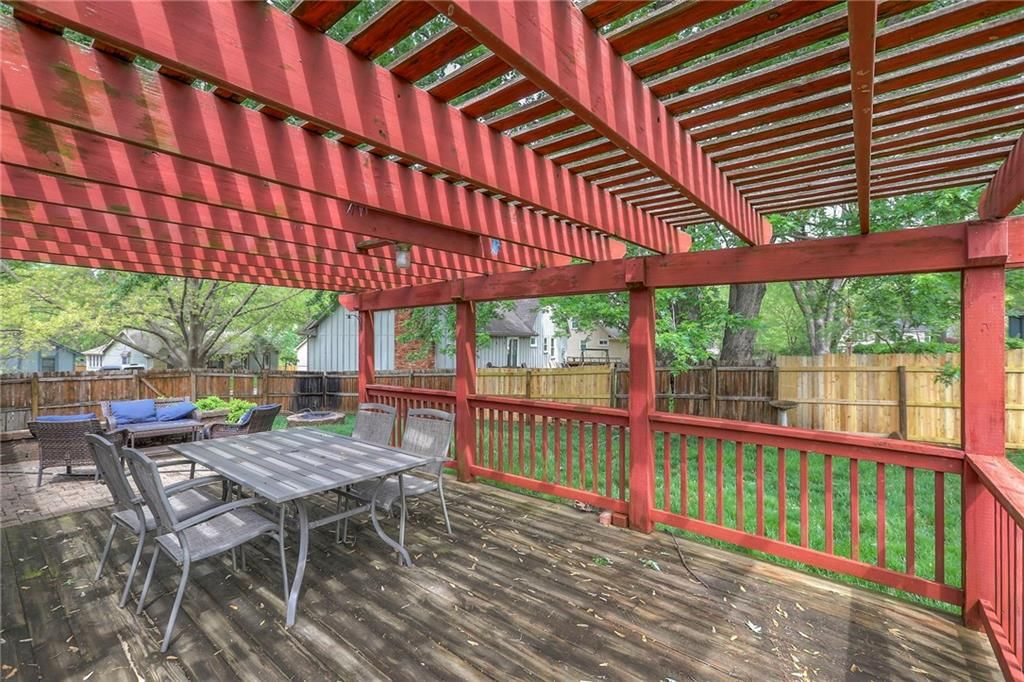 1013 SW Brave Circle — photo 35