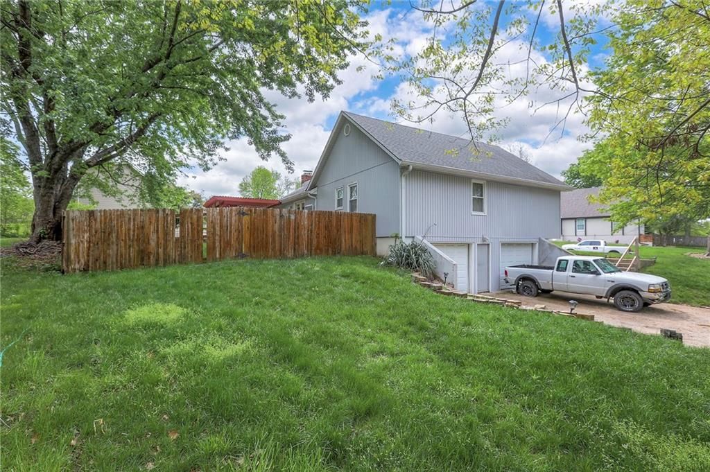 1013 SW Brave Circle — photo 41