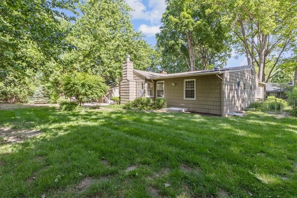 1215 W 69th Terrace — photo 29